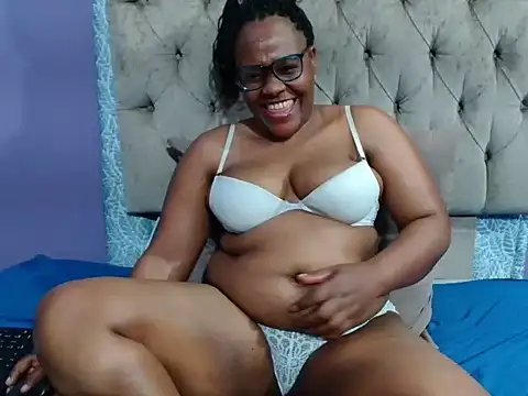Czat XXX na żywo – BustyMomo