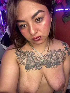 EMILY_DEGRAAF's Live XXX Chat