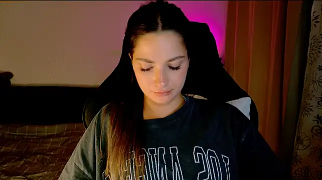 KiraVair's Live XXX Chat
