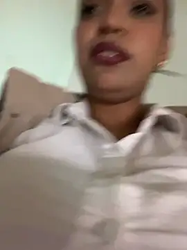 XXX chat uživo modela Sara-77