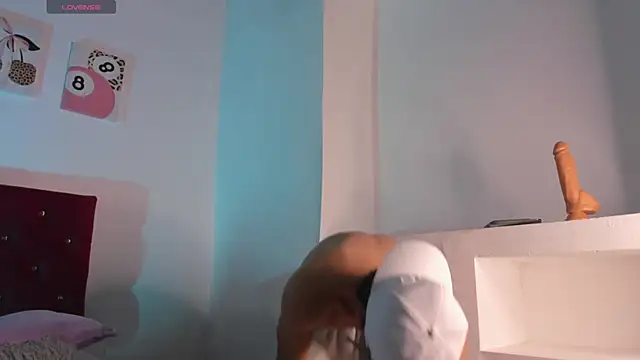 צ'אט XXX בשידור חי של Liamsubtle01