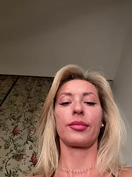 VikaBunny1 live XXX chat