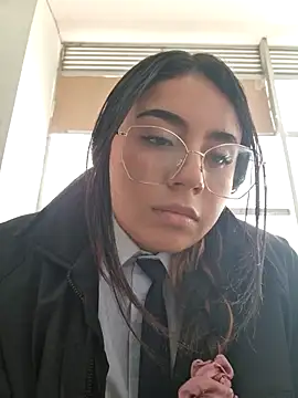 Angela__05 Adlı Modelin Canlı XXX Sohbeti