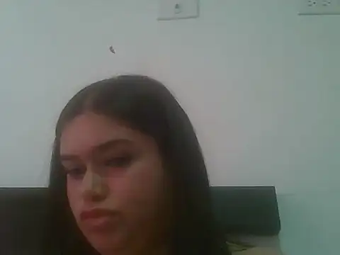chicamilk élő XXX-chatje