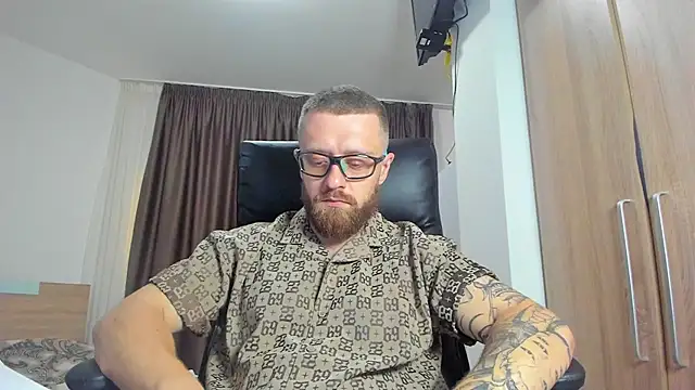XXX chat uživo modela Findom_guy