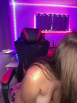 XXX chat uživo modela MaggyMayI