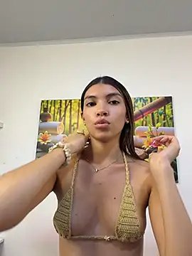 Kinky-Spa Adlı Modelin Canlı XXX Sohbeti