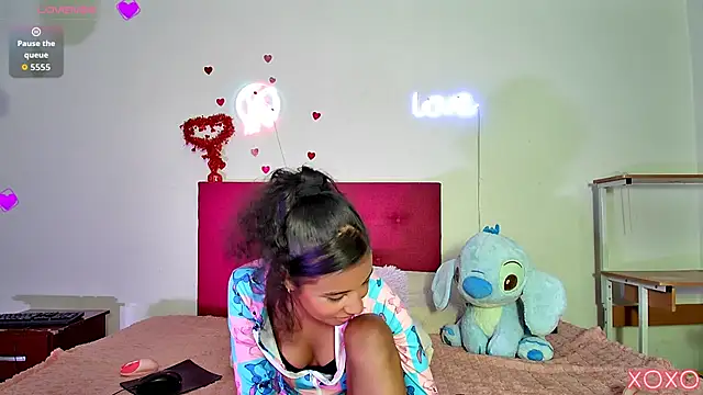 Ellie_Cute7's Live XXX Chat