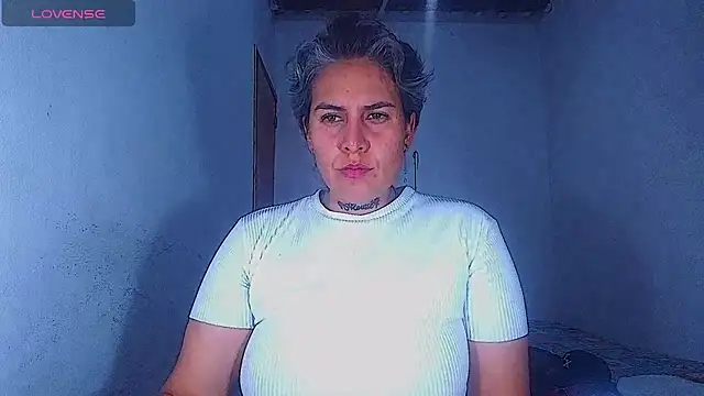 Chatroom XXX en direct de Yessi_rousse