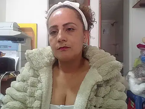 Nalaa__0 লাইভ XXX চ্যাট