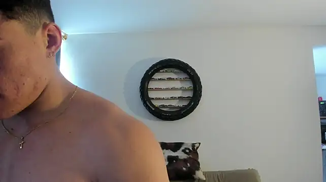 Enzo_Vega Chat XXX in diretta