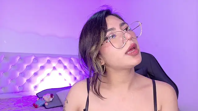 Alejaa_storm Adlı Modelin Canlı XXX Sohbeti