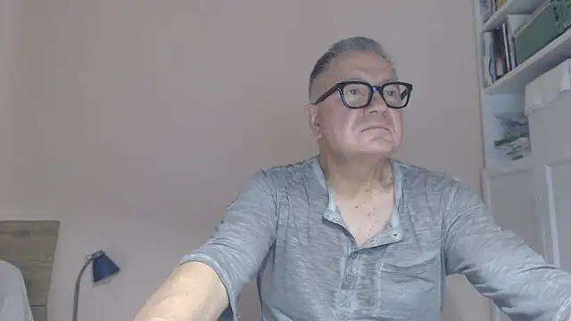 YOU6me Pertunjukan Webcam