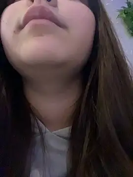 EvelynFly Adlı Modelin Canlı XXX Sohbeti