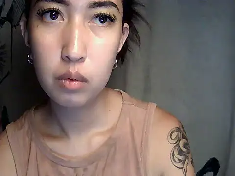 XXnaughty_08XX Adlı Modelin Canlı XXX Sohbeti