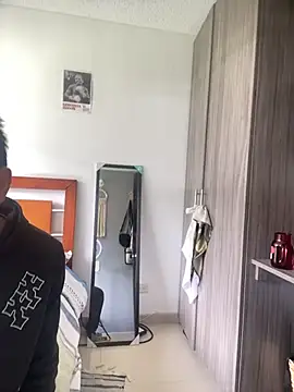 Taylor_DiamondBoy – Naživo XXX chat
