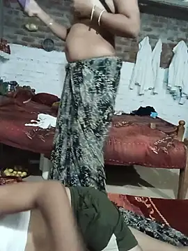 Indiansexycouple2's Live XXX Chat