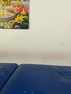 Kinky-Spa Adlı Modelin Canlı XXX Sohbeti