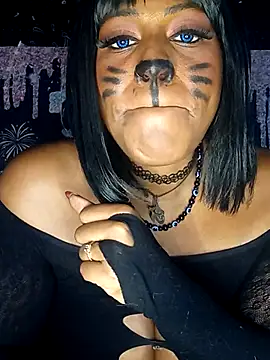 AmazonianMistress' Live XXX Chat