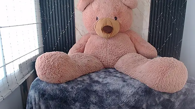 aly_blonde Adlı Modelin Canlı XXX Sohbeti