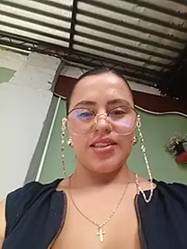 Chat +18 de Luna_Rose1 ao vivo
