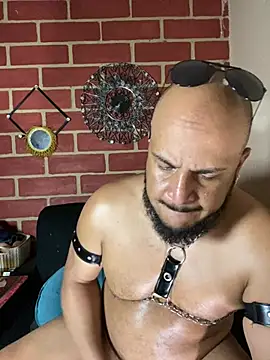 the_master_foal_'s Live XXX Chat