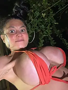 F3ckd0lllucy Webcam-Show
