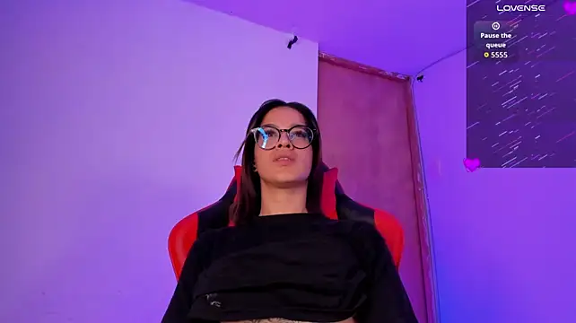 Chat XXX en directo de EllieCarter_
