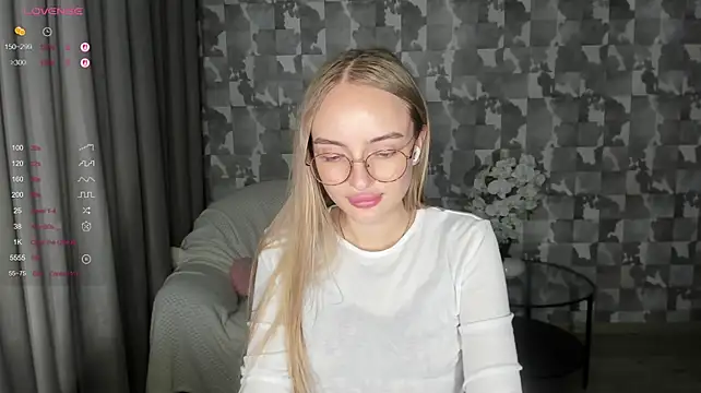 A_delina's Live XXX Chat