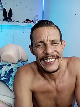 El_junior21 Adlı Modelin Canlı XXX Sohbeti
