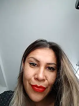 Chat XXX en directo de KittyHoleshot87