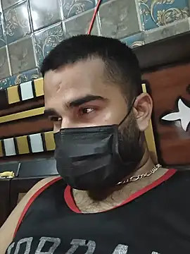 BeardKingoBack Chat XXX in diretta