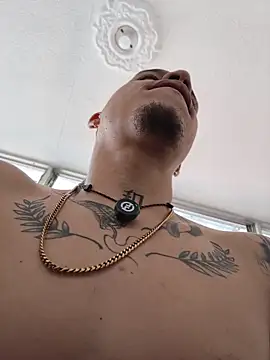 AlphaMasterXxx – Naživo XXX chat