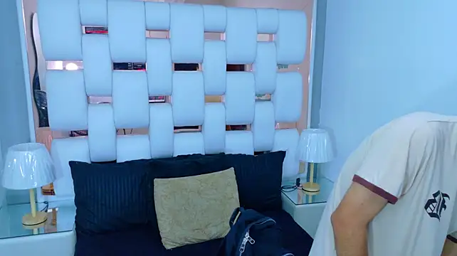 TaylerCruz webcam show