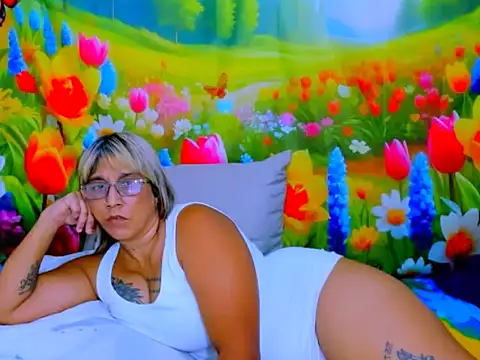 indianroxy 现场XXX聊天