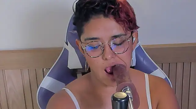 دردشة Kaira_mosse الجنسية المباشرة