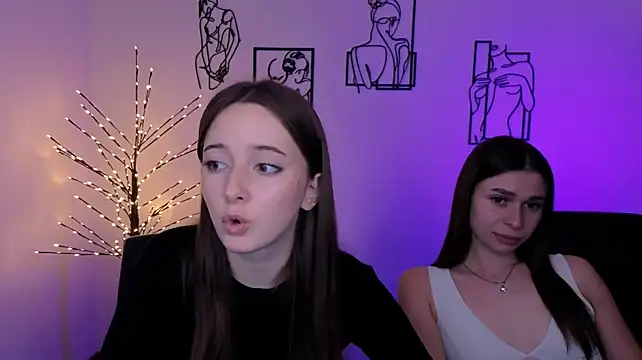 flora_ri's Live XXX Chat