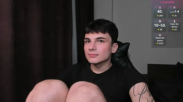 צ'אט XXX  בשידור חי של mystic_evan