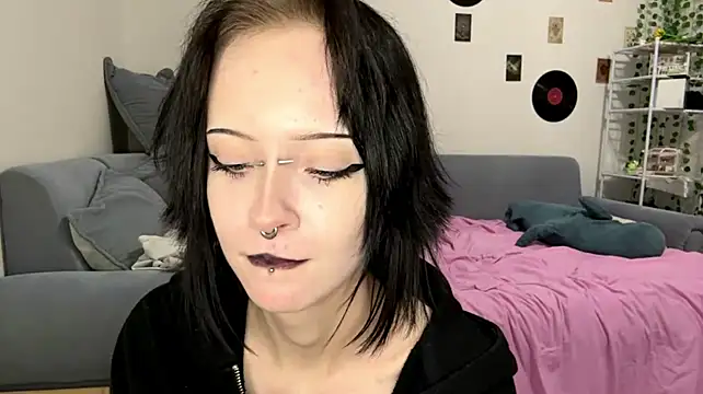 Alicefralies live XXX chat