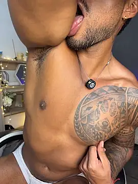 แชท XXX สดของ LiamGarcia1