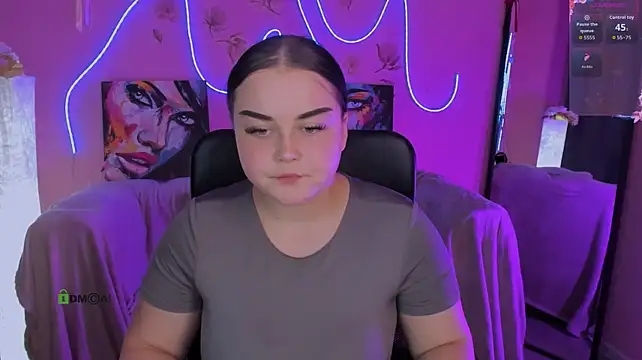 ember_rey Chat XXX in diretta