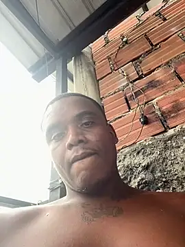 Chat +18 de Tysonn777_ ao vivo