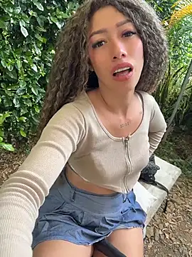 roxyrougee – Naživo XXX chat