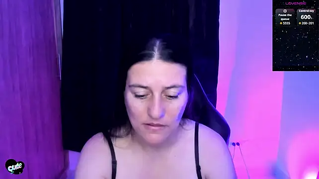 Saskyaa's Live XXX Chat