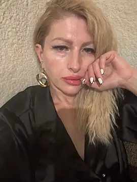 Show modela LoLAHotLove na web-kameri