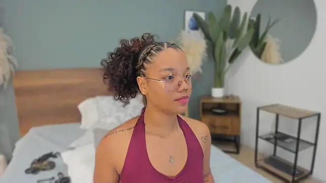 IsabellaReinaa Adlı Modelin Canlı XXX Sohbeti