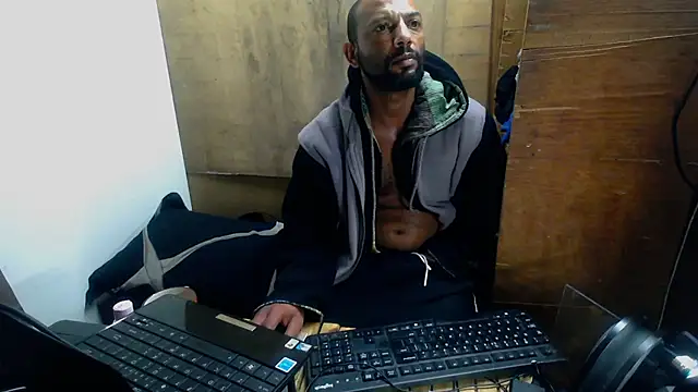 Camodick Adlı Modelin Canlı XXX Sohbeti