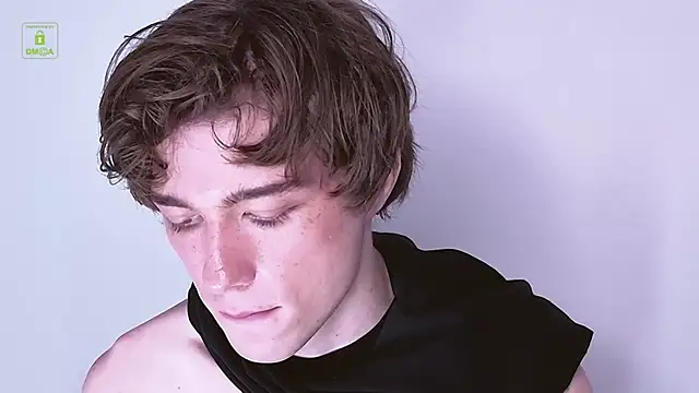צ'אט XXX בשידור חי של mark_shot