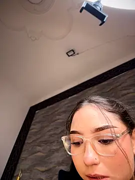 Czat XXX na żywo – Mia_Luxor