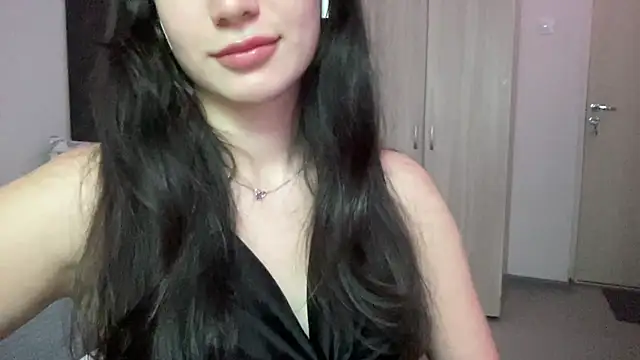 צ'אט XXX בשידור חי של Toviraa